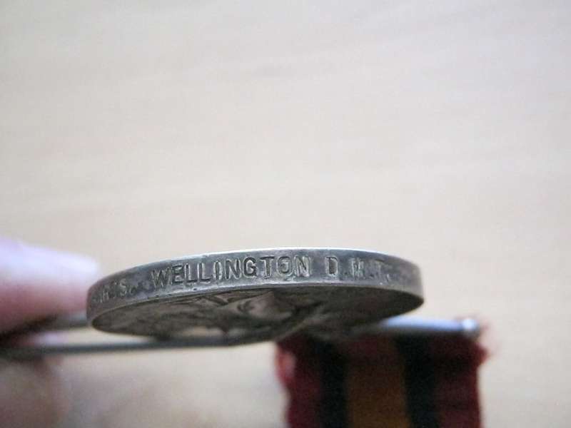 Set of two medals awarder to Pte/Tpe T. Richards.